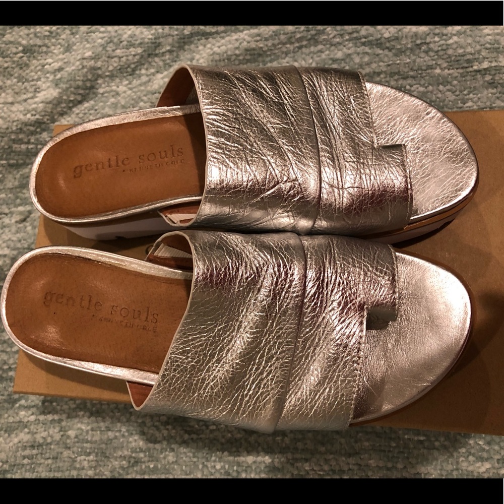 Gentle Souls toe loop silver slide